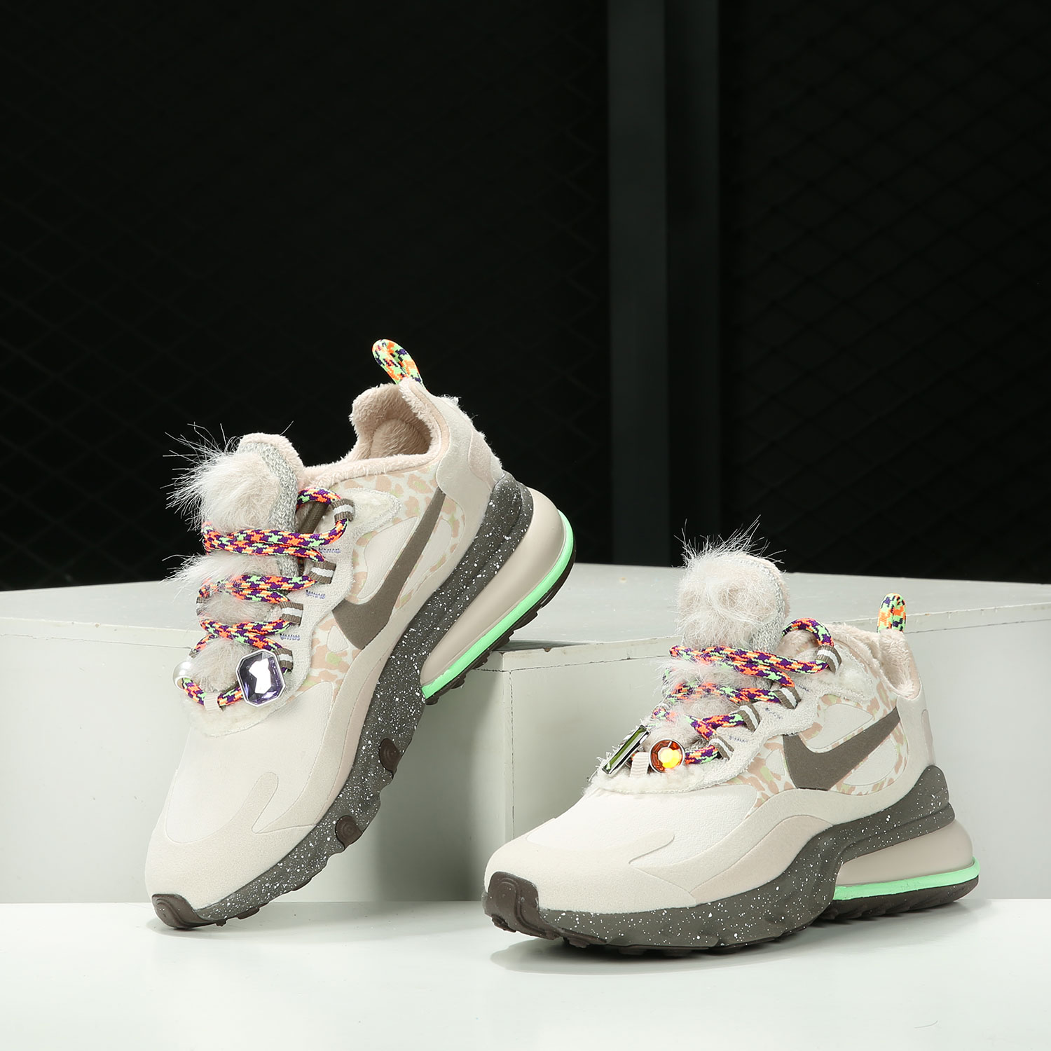 รองเท้าวิ่งออกกำลังกายแบบมีระบ - Nike Shoes Air Max 270 บทวิจารณ์และราคา